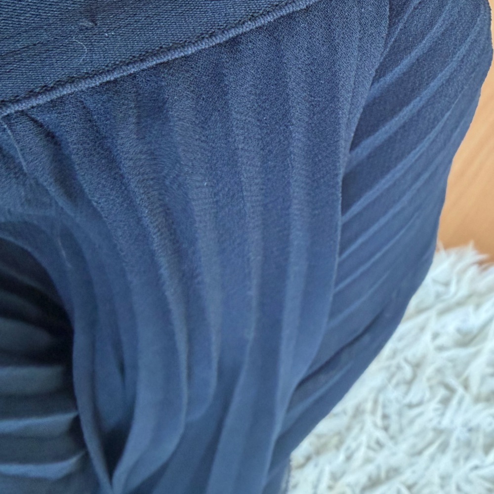 Aritzia Wilfred Twirl Pleated Skirt - Picture 8 of 10